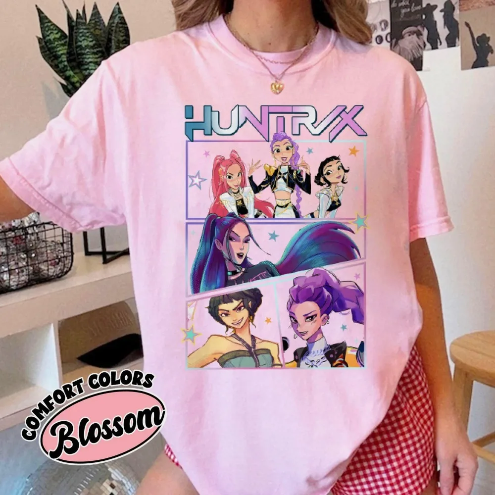تي شيرت Huntrix Demon Hunters Comfort Colors تي شيرت ملابس جرافيك بأكمام قصيرة للجنسين للرجال والنساء لجميع المواسم