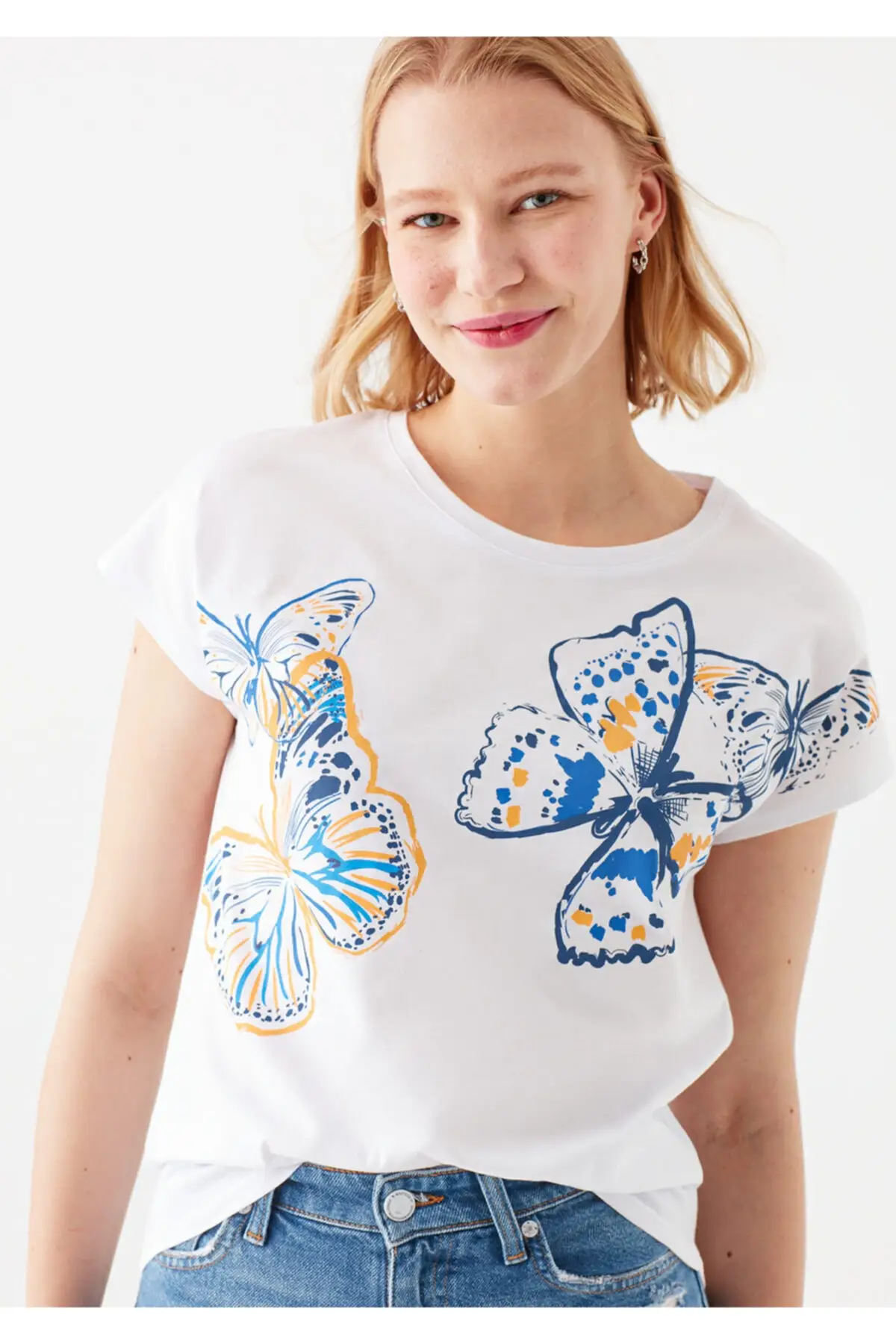 

Women's White Butterfly Printed T-Shirt Casual Wear Summer Fashion Casual Sports Style Teenager Wear New Year Fashion Products