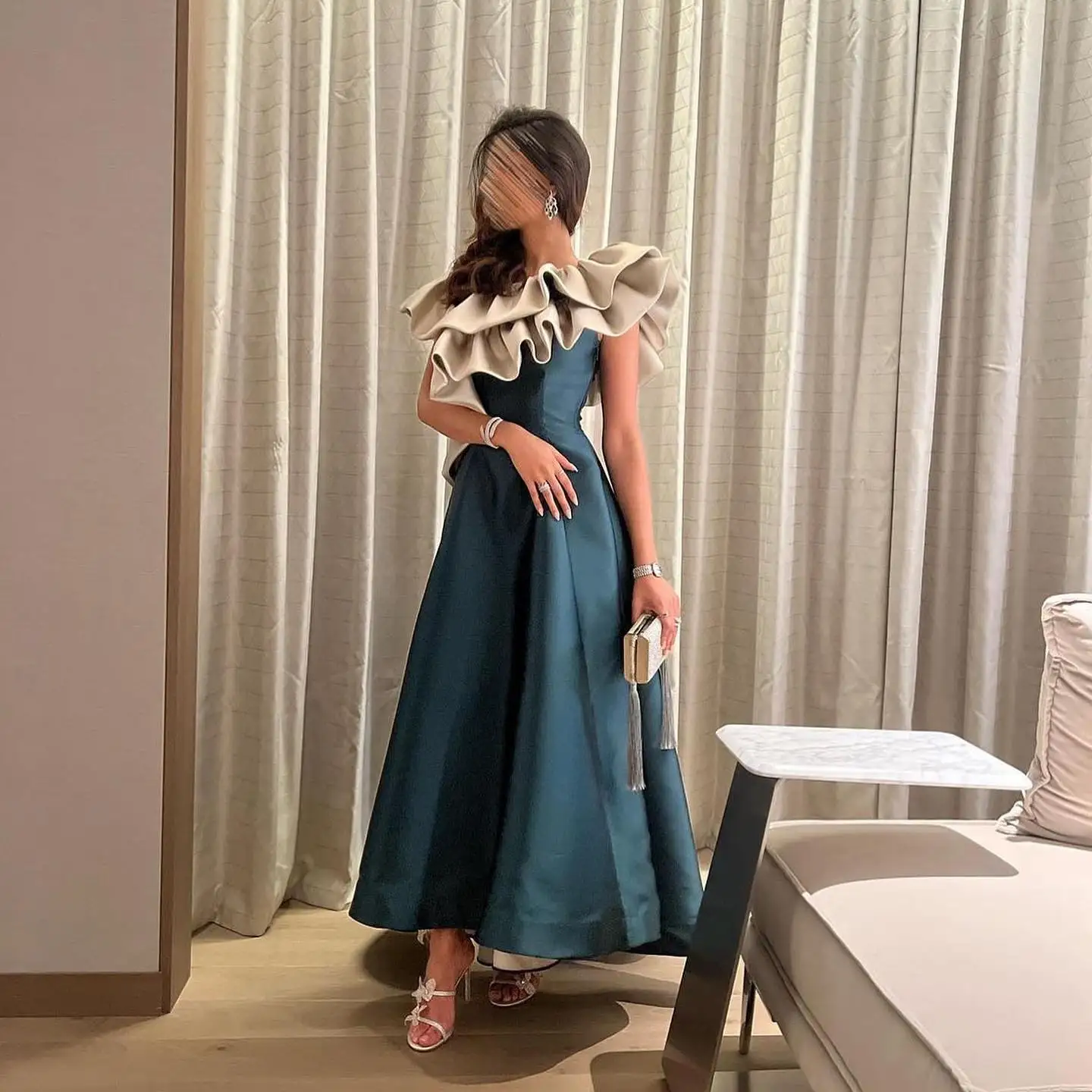 

Customized Elegant Contrast Color Satin Evening Dresses Exquisite Ruched Crew Neck Party Dress Fashion Off the Shoulder Gowns