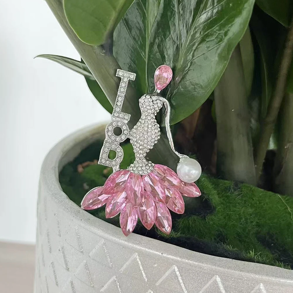 إثارة حجر الراين الوردي مجموعة أعلى السيدات من التميز TLOD دبوس المرأة الاجتماعية بروش معدني مجوهرات