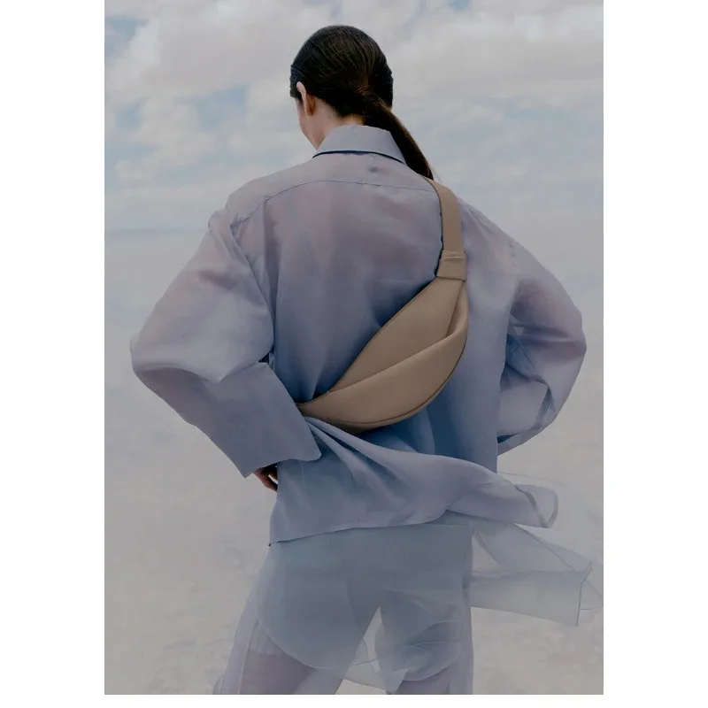 New large capacity pillow shaped personalized niche travel smooth cowhide crossbody bag