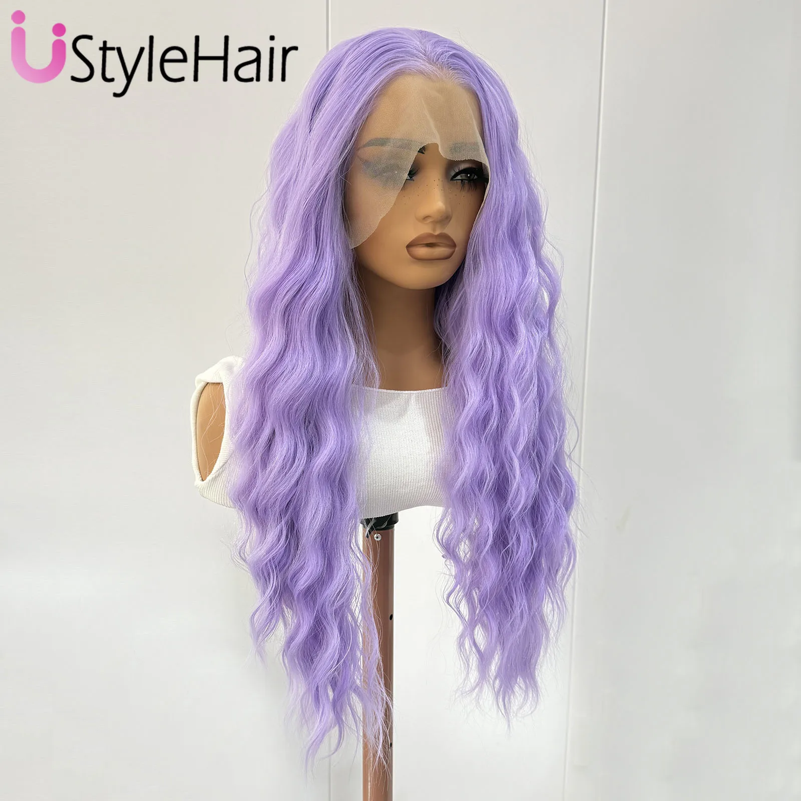 Wig Renda Depan Lavender 13X4 Rambut Sintetis Gelombang Tubuh Panjang Wig Ungu Muda untuk Wanita Garis Rambut Alami Wig Cosplay Penggunaan Sehari-hari
