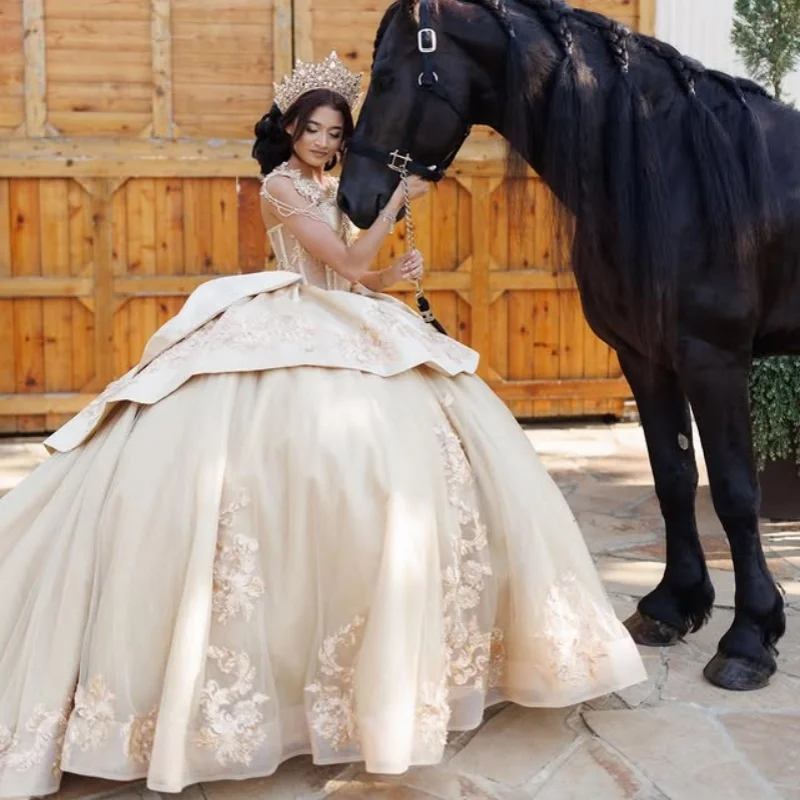 

Customized champagne Quinceanera Dresses Off the Shoulder decal Lace Tull Long tail flower Bow Vestido 15 Quinceanera