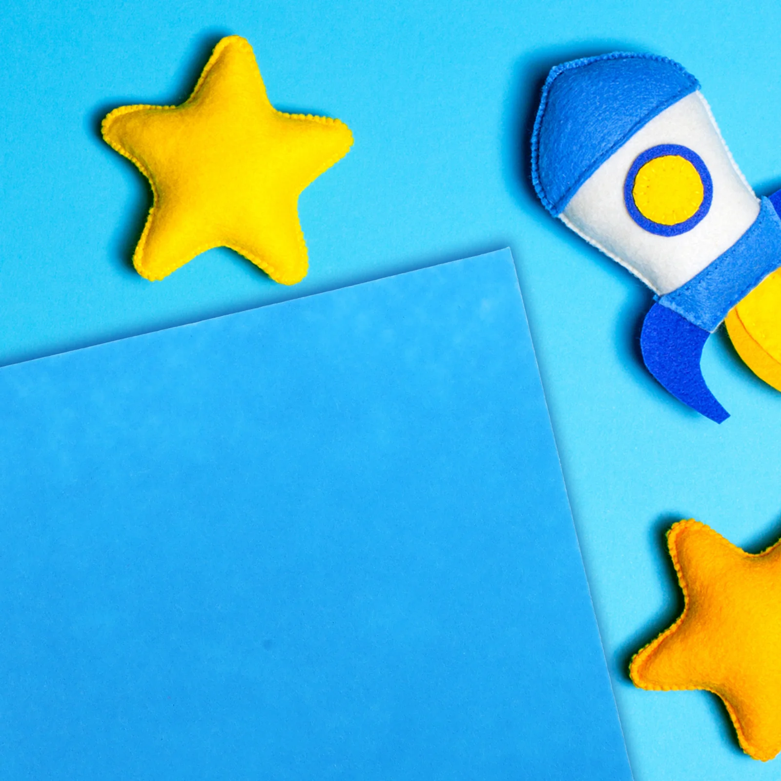 

28Pcs Art Craft Fabric Sheet 30x30cm 28-Color Nonwoven DIY Material Comfortable Texture Impeccable Craftsmanship for Handmade