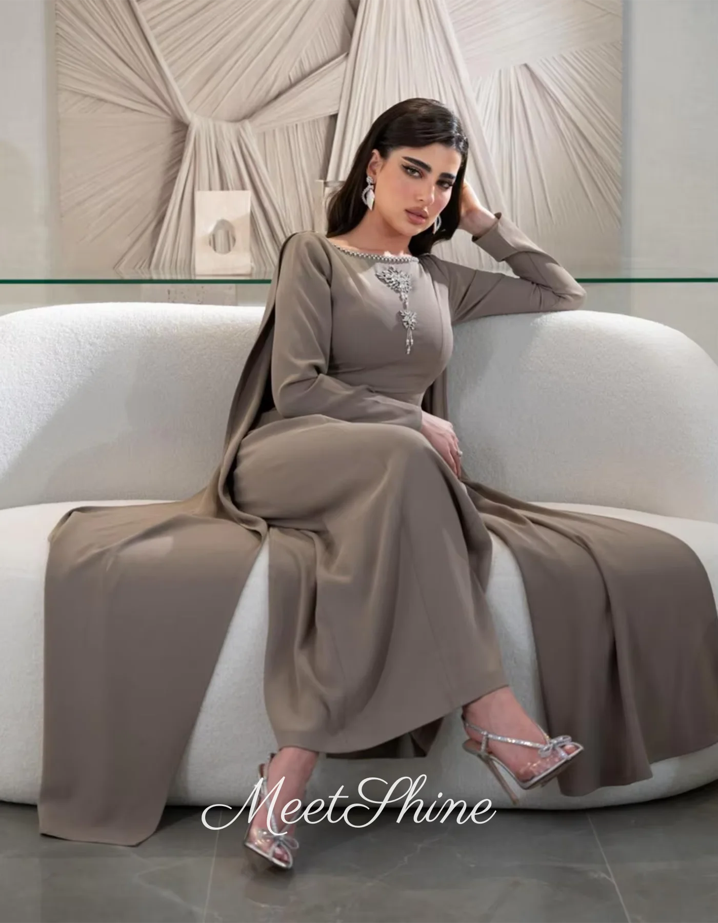 Abito da ballo classico a maniche lunghe lungo fino al pavimento Abiti da festa da sera lunghi dritti di alta qualità Abito da sposa formale personalizzato