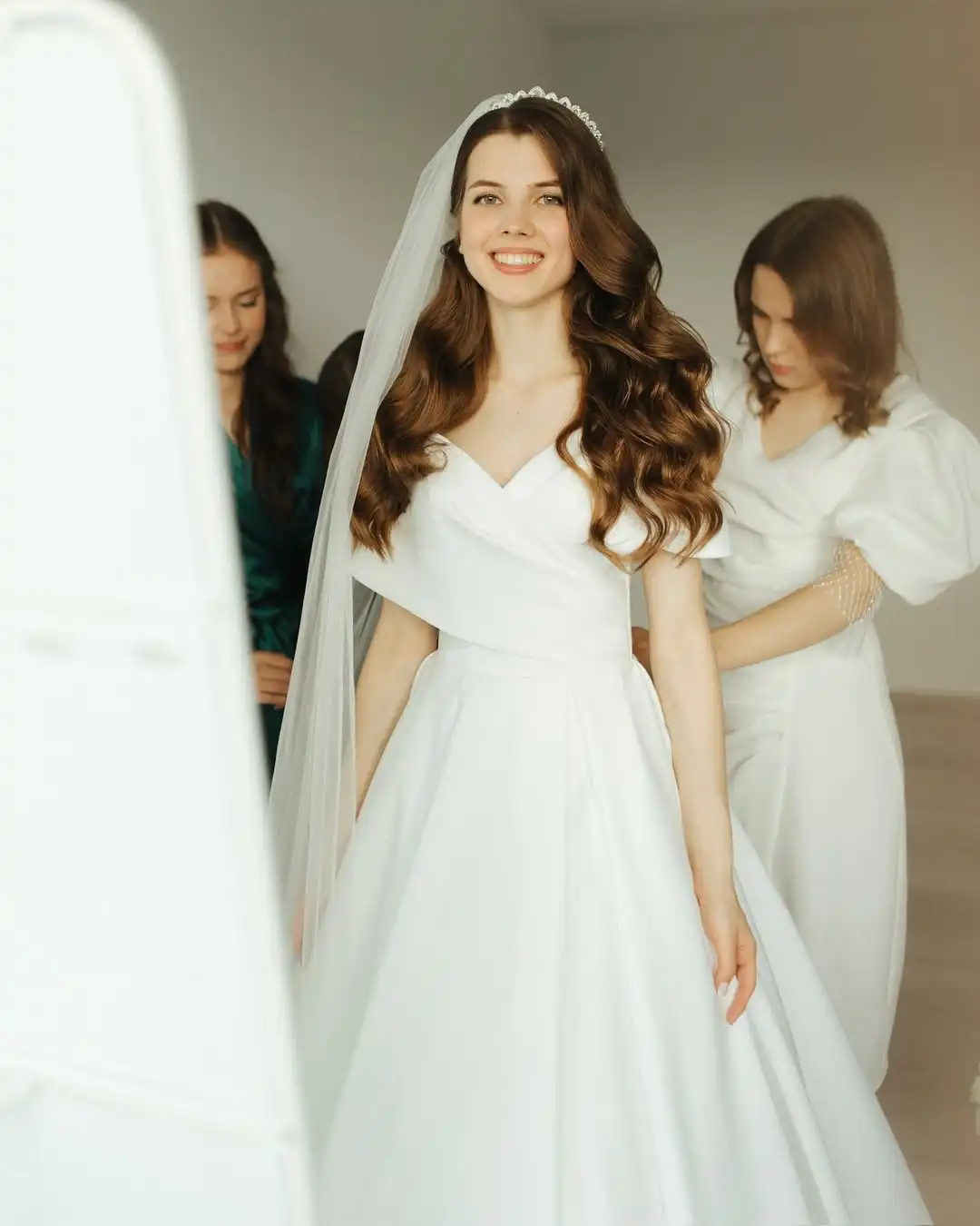 MD Elegant Off Shoulder A-line Wedding Dress Satin Pleat Ball Gown Short Sleeves Corset Bridal Gown Vestido De Noiva Customized