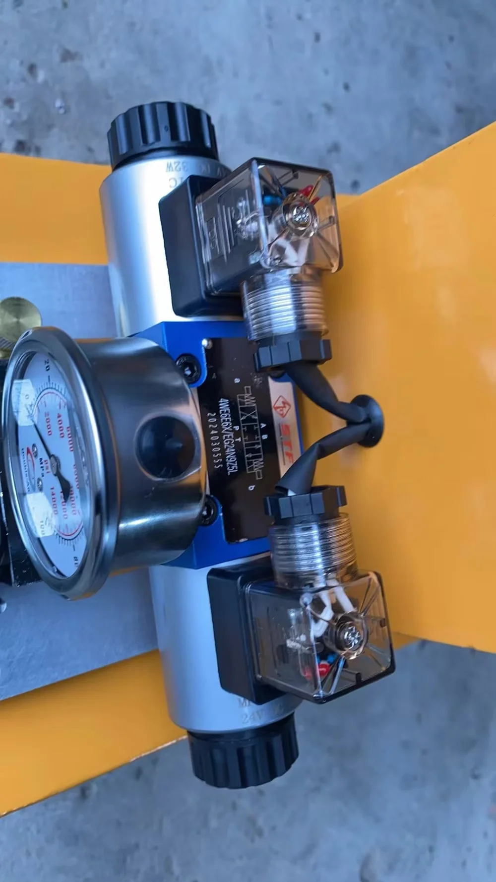 dual circuit 10L hydraulic charging pump, fast lithium battery oil pump, high flow electric hydraulic pump station