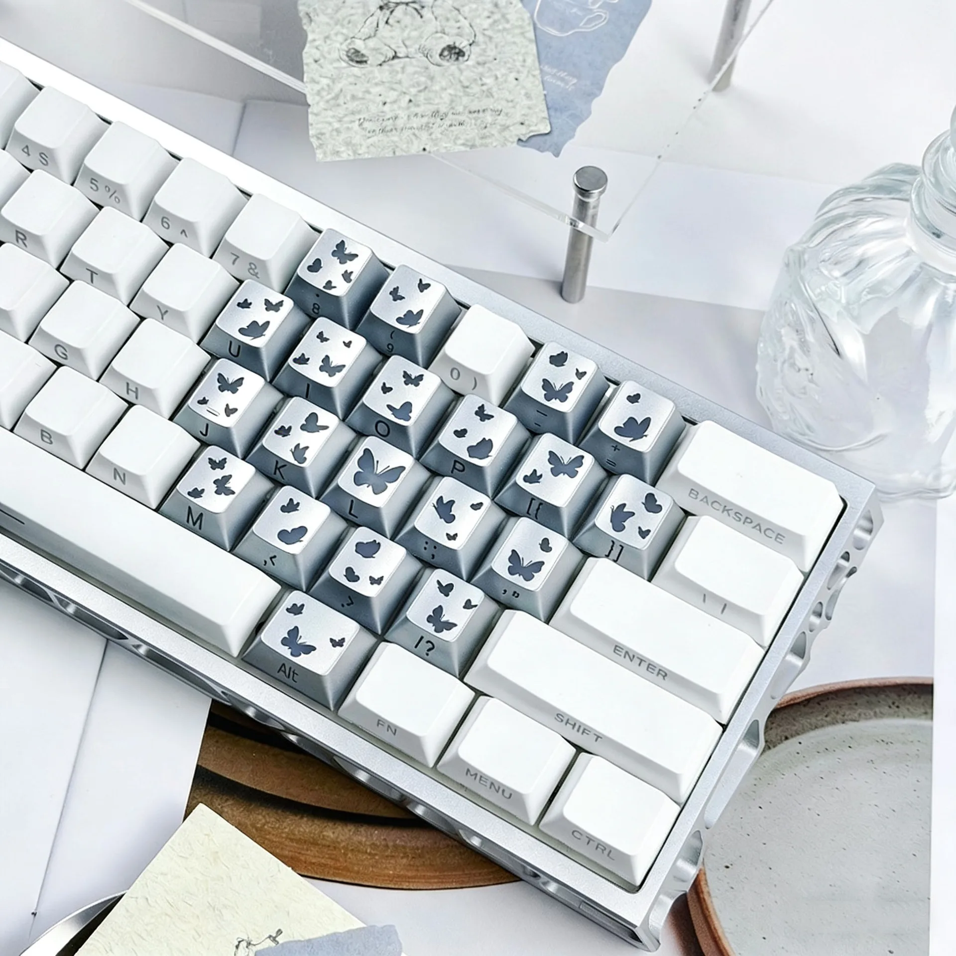 Butterfly love keycap side engraved characters light transmission adaptation magnetic axis mechanical keyboard step from Ace68