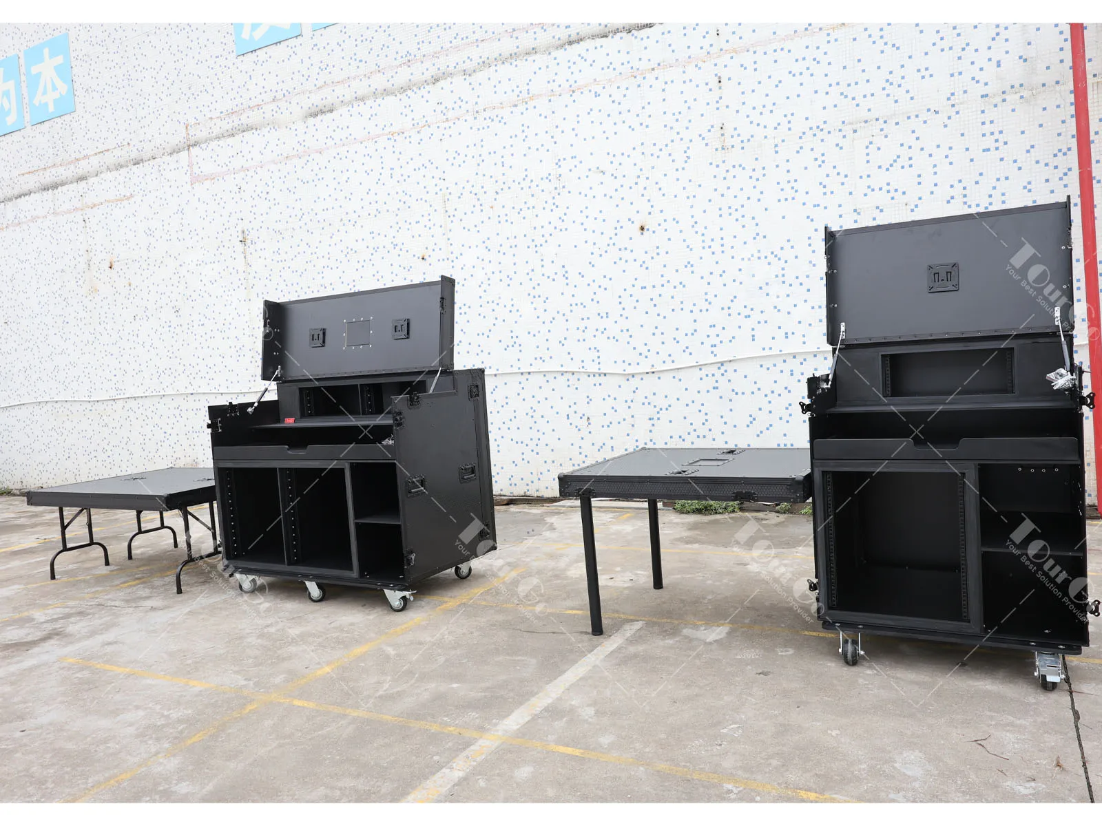 Casing Stasiun Kerja Studio Rekaman Streaming Siaran AV Seluler Selesai Hitam dengan 4U Atas 12U Bawah