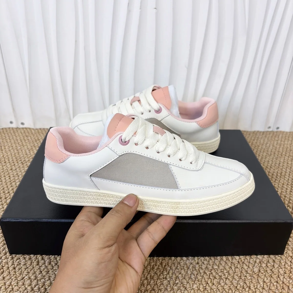2026 High Quality Autumn women shoes lace‑up patchwork casual comfortable daily walking flat sneakers footwear ch25040514