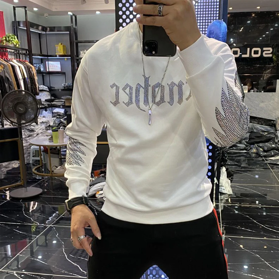 

Men's Trendy Hoodie O-Neck Pullover Rhinestone Wing Design Luxury Streetwear Style Male Sweater Winter Thickened Warm Clothing