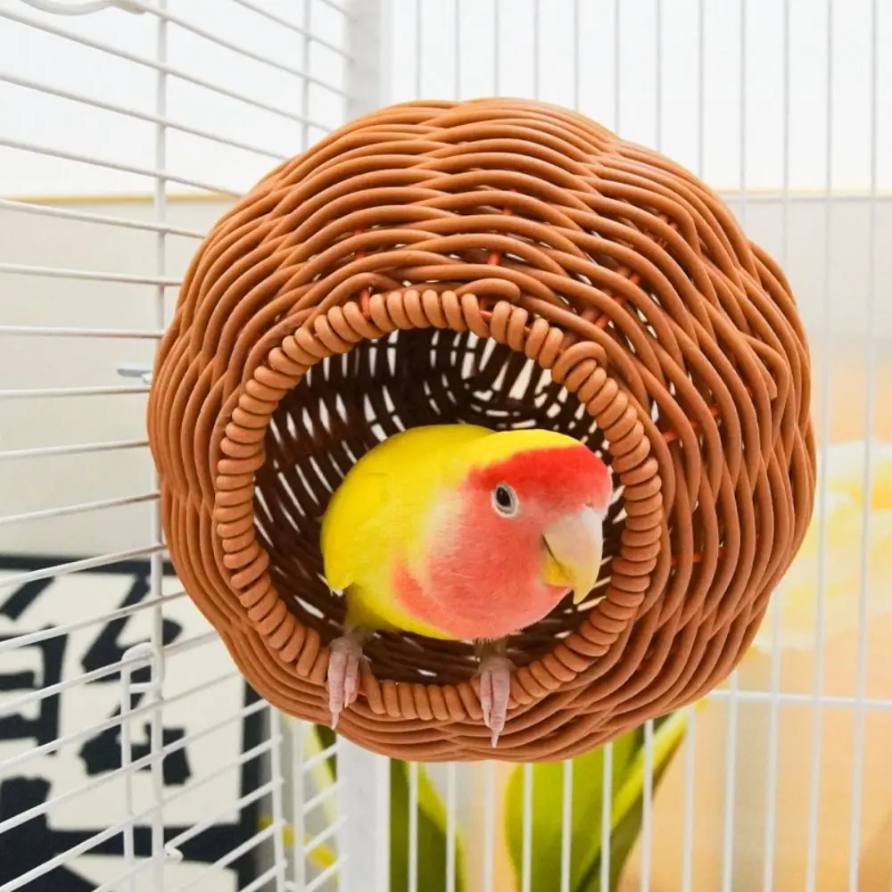 

Spherical Imitation Woven Bird Nest Hanging Wear-resistant Bird Breeding Nest Breathable Comfortable Handwoven Bird House Parrot