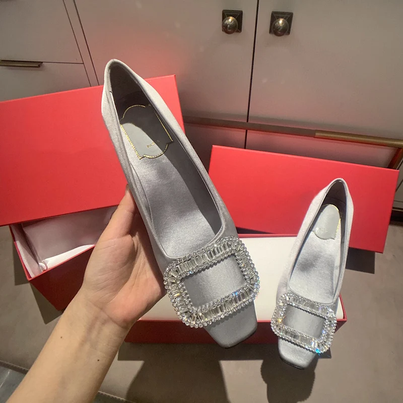 Diamentowe kwadratowa klamra grube buty na obcasie z jednym kwadratowym noskiem satynowe buty o płytkim kroju na wysokim obcasie damskie buty ślubne