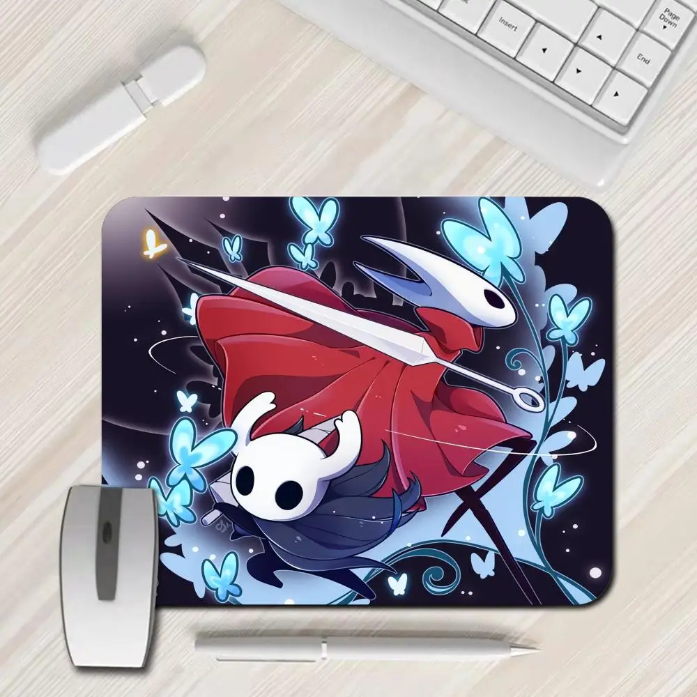 Game Hollow Knight Silksong Mouse Pad For Small Size Gaming Mouse Pad HD Printing Keyboard Mats Carpet Computer Home Desk Mats