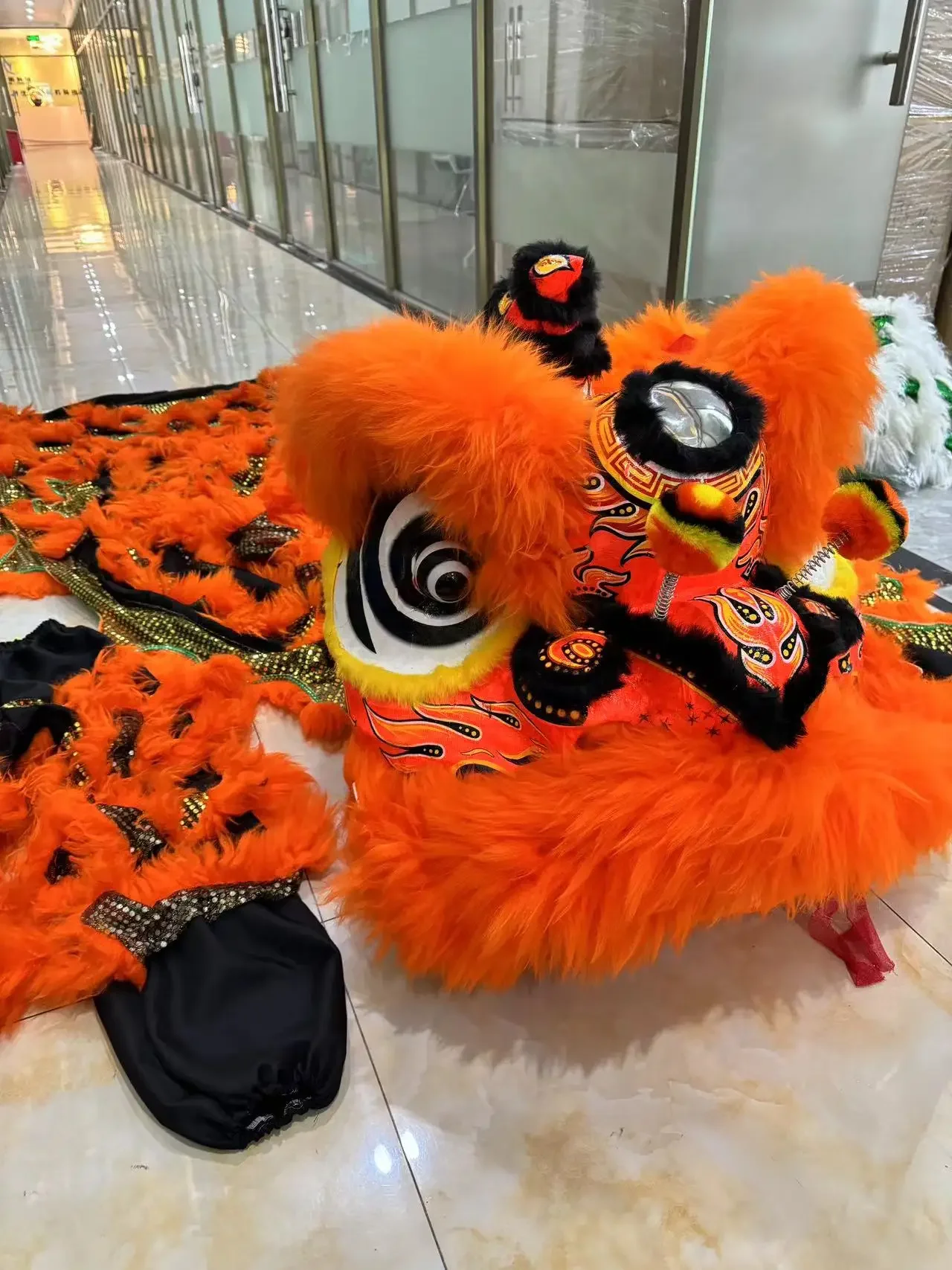 Factory Handcrafted Normal Size Performance Lion Dance Costume Chinese Culture Inspired Lion Dance for Two People