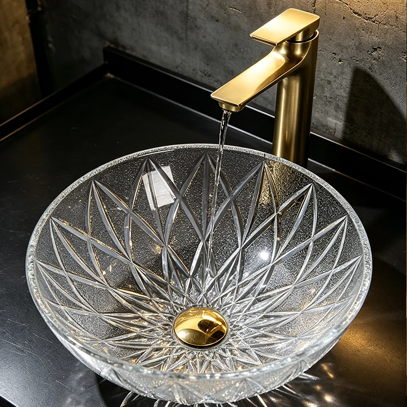 Transparent Glass Countertop Basin, with a Simple and Elegant Round Shape, Allowing Light to Penetrate and Reflect Dynamic Shadows, Creating a Rich Atmosphere. the Three-Dimensional Diamond Design Adds More Layers of Light and Shadow, Making It an Ideal Choice for Modern Bathroom Fixtures, Suitable for Dressing Rooms, Vanity Tables, and Home Bathroom Sinks, and Can Be Matched with Various Decor Styles (Accessories Not Included)