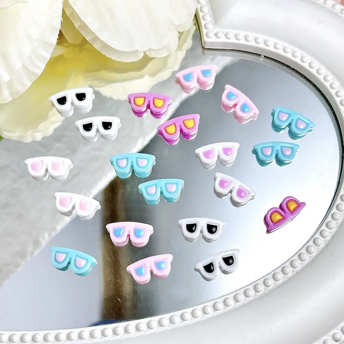 Gafas de sol 3D de resina Kawaii con dibujos animados que brillan en la oscuridad, dijes para uñas, fondo plano, gafas de 6 colores, decoración artística de uñas, manicura DIY