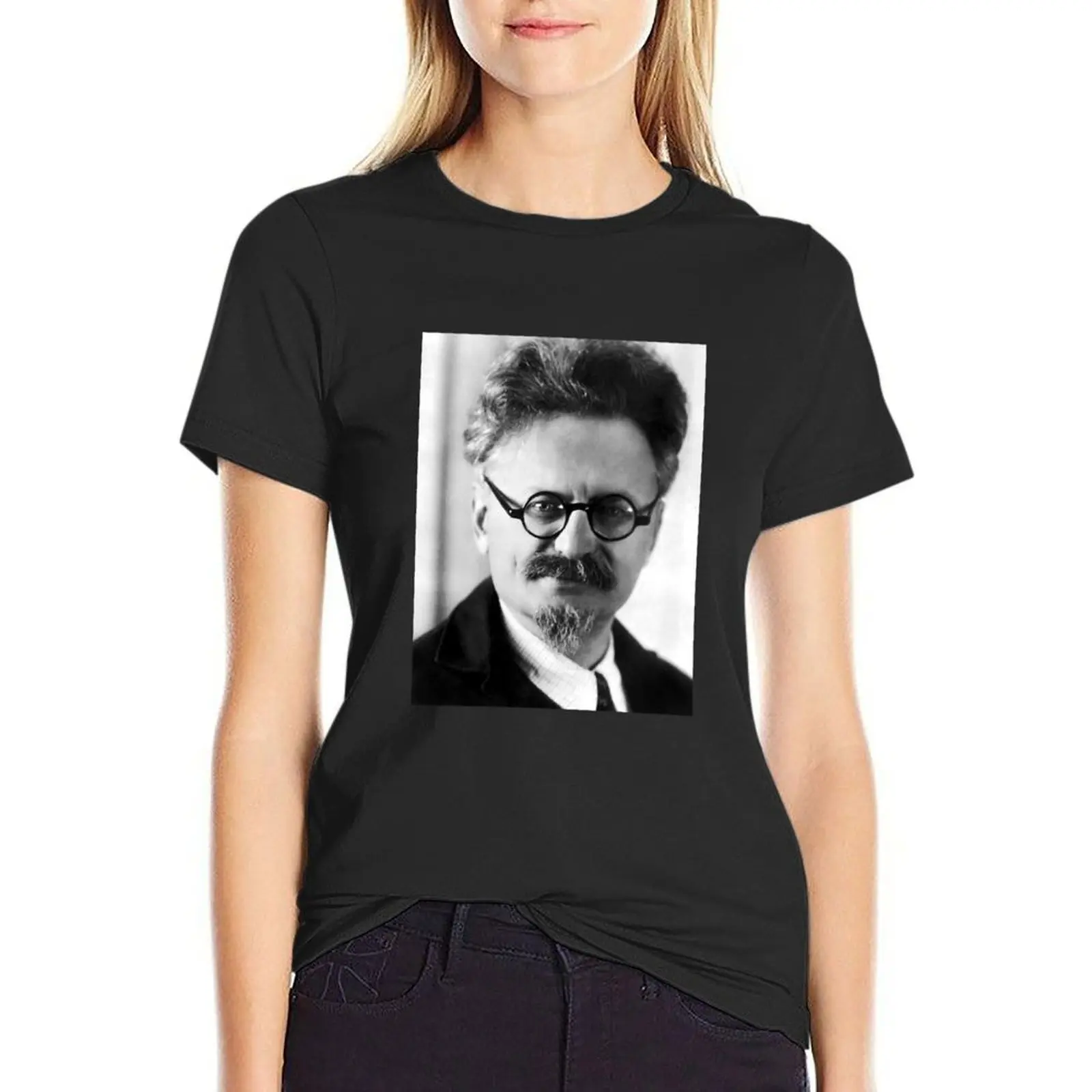 

Leon Trotsky Portrait T-Shirt female summer top workout shirts for Women loose fit