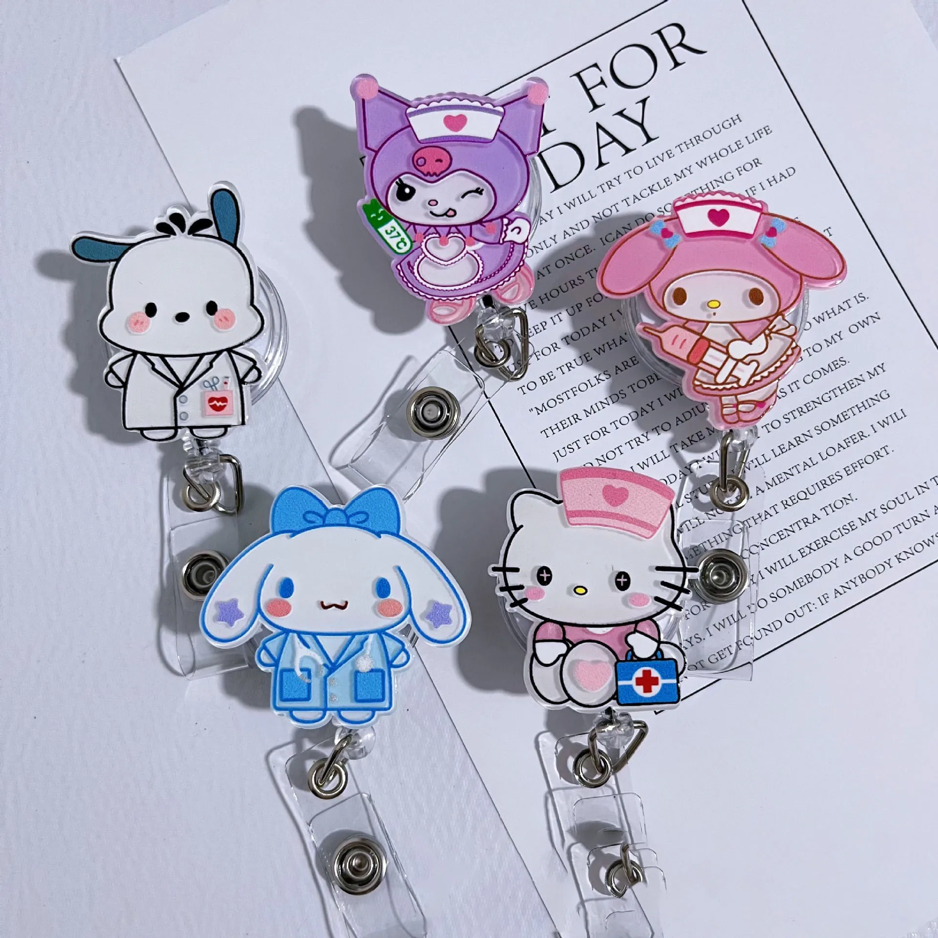 Sanrio Cartoon My Melody Pochacco Kuromi einziehbare Ausweis-Namenskarten-Clips, Abzeichen, Arbeitskarten-Clip