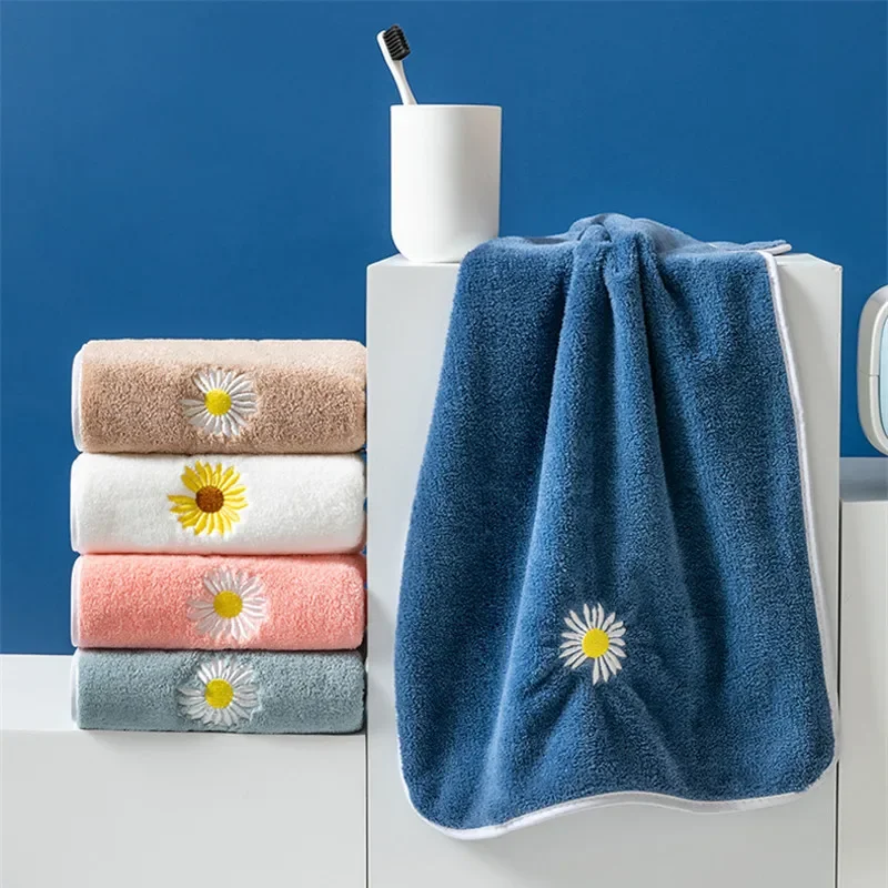

34x74cm Soft Coral Fleece Daisy Flower Embroidery Highly Absorbent Bathroom Hand Towel Wash Face Cloth