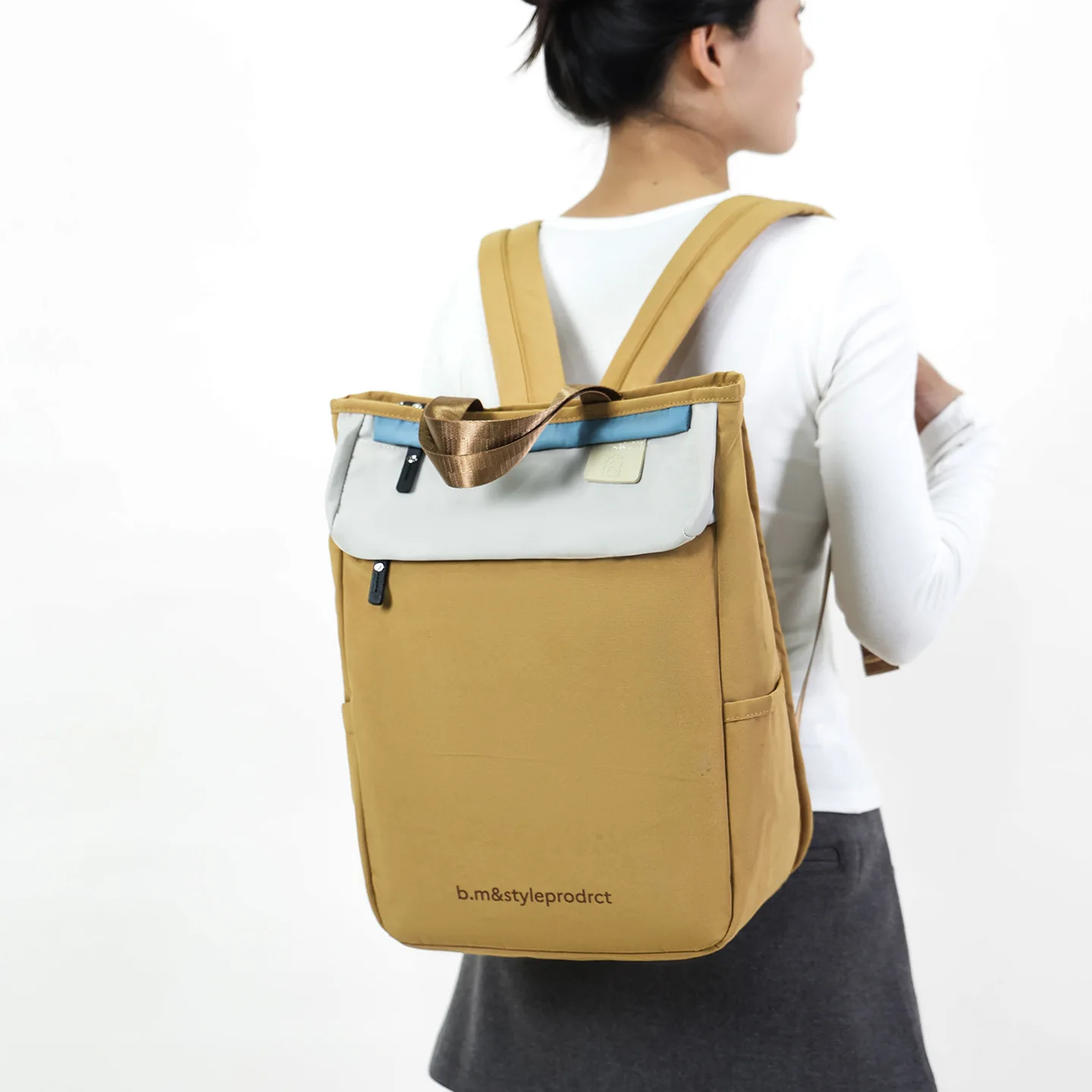 Mommy bag with large capacity for hanging baby, driver carrying backpack, multifunctional dry wet separation mother baby bag