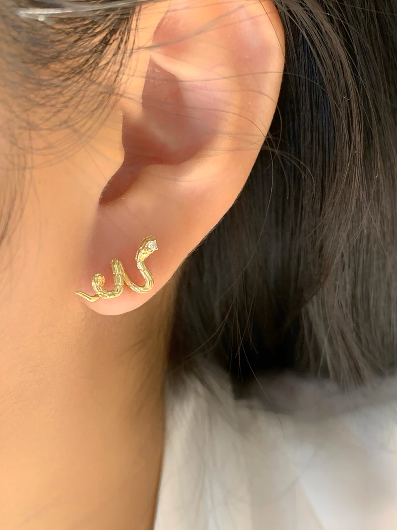 LUOWEND 100% 18K White/Yellow Gold Earrings Fashion Snake Shape Real Natural Diamond Stud Earrings for Women Birthday Gift