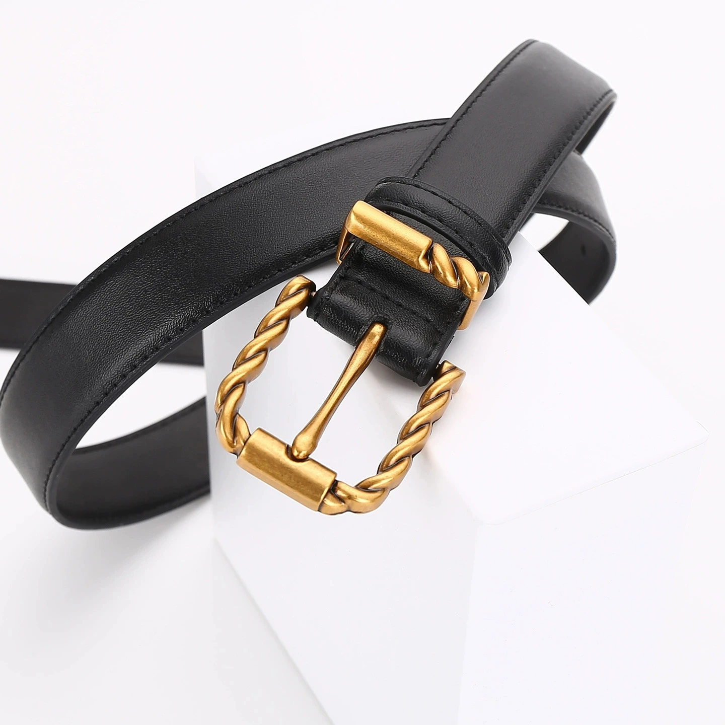 Women's Premium Leather Belt with Pin Buckle, Fashionable Versatile Black Decorative Trouser Belt for Business Commuting
