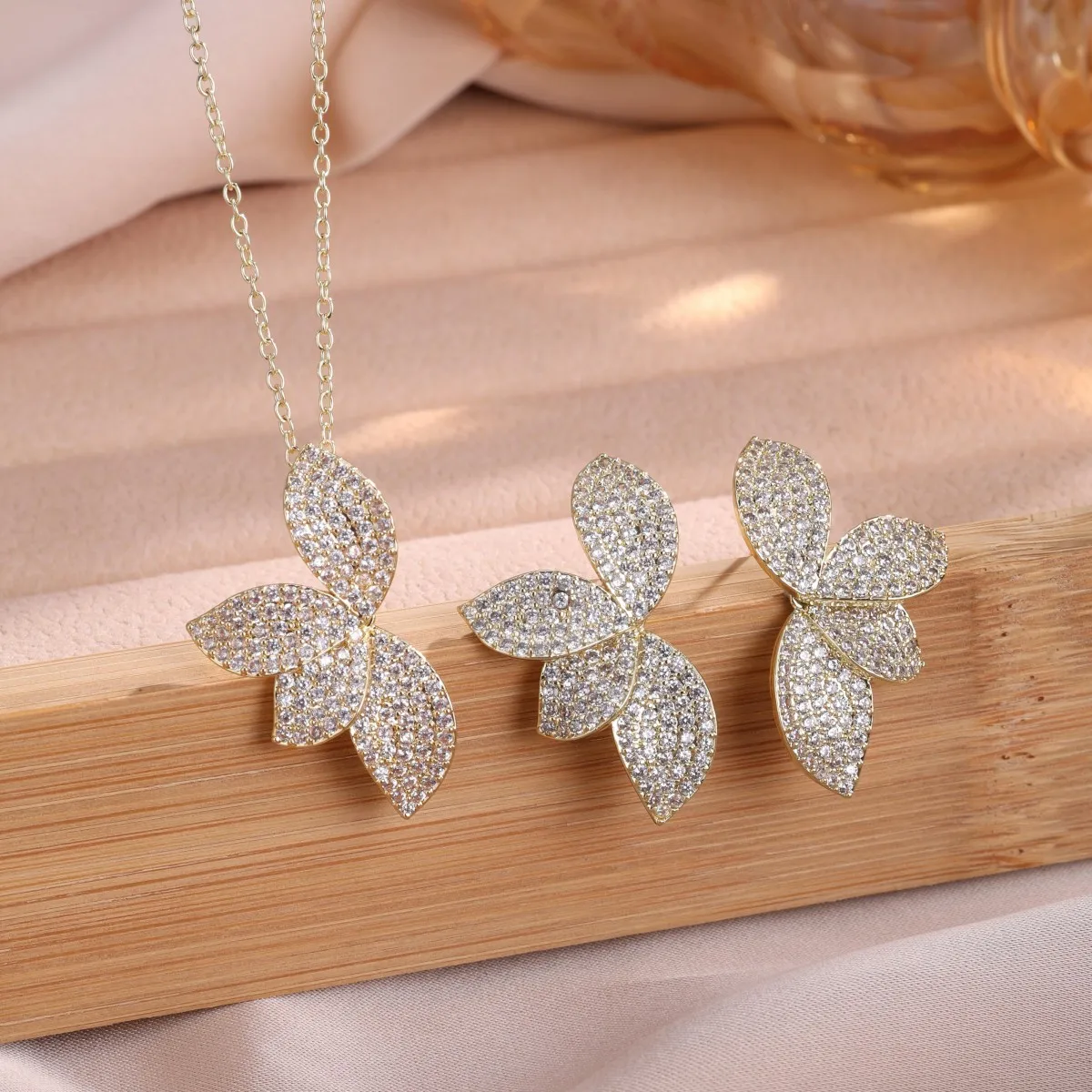 ZAKOL Luxury Full Shiny Micro Zircon Leaf Earrings&Necklace Set AAA CZ Symmetric Wedding Party Jewelry for Women