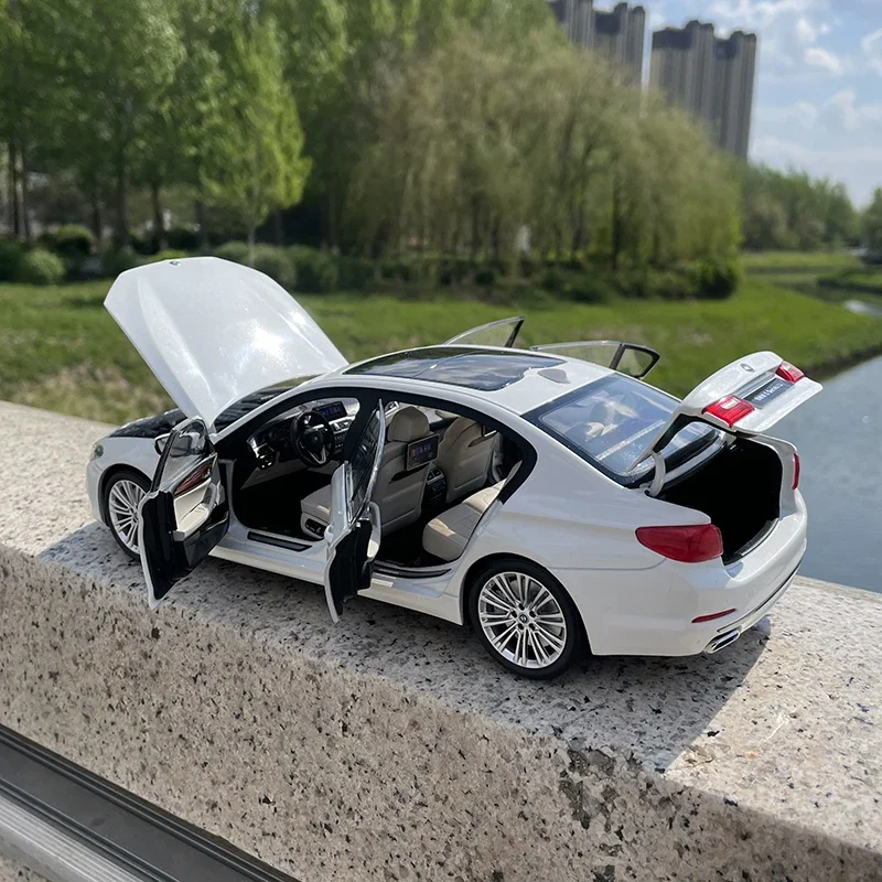 diecast 5 series car model 1:18 525 G38 540Li simulation alloy car model