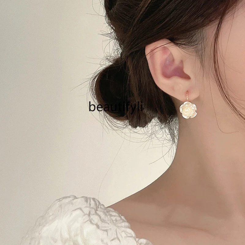 French pearl camellia  flower earrings high-end light luxury stud earrings design earrings