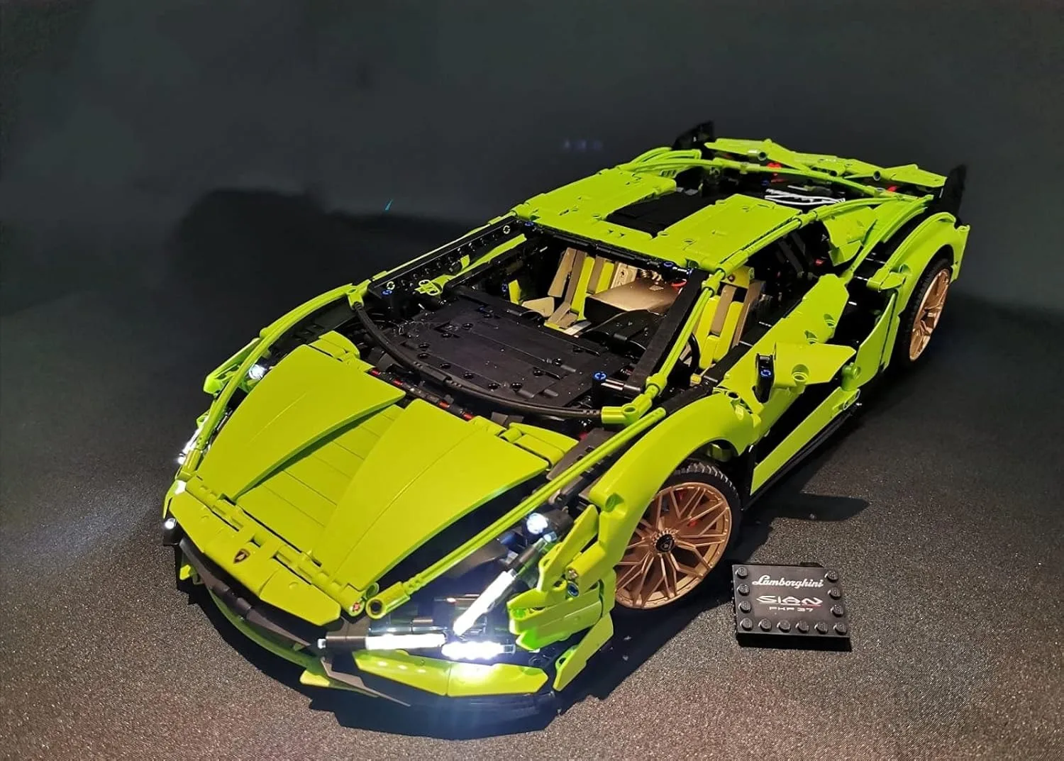 

Shining Blocks LED Lighting Kit for 42115 Technic Lamborghini Sián FKP 37(Only Lighting Kit included)
