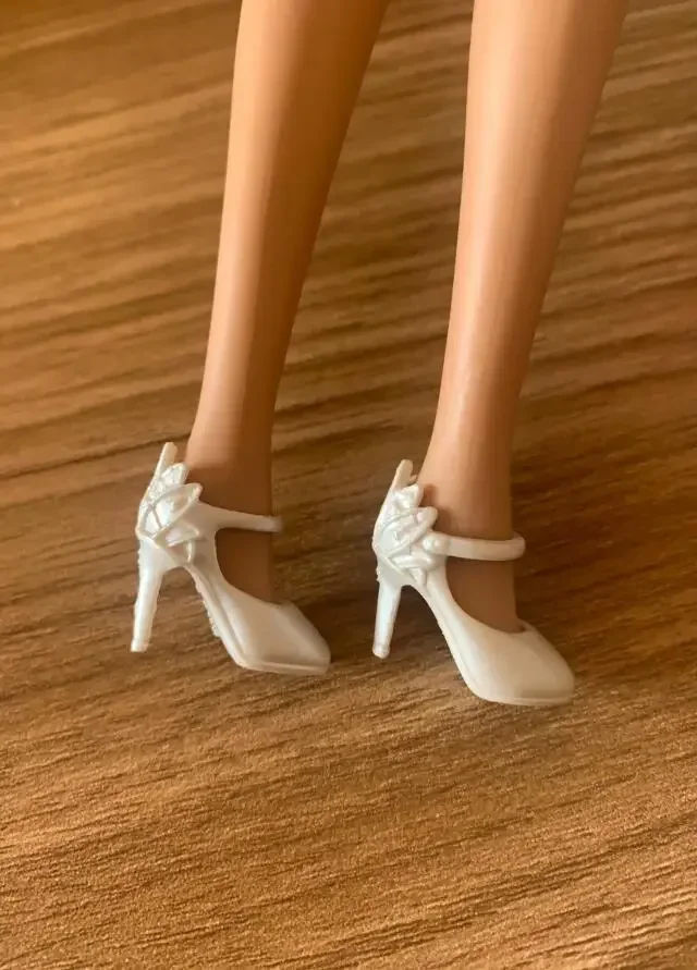 New styles Toy Doll shoes high heel  gold color for your tiptoe BB 1/6 dolls A199b