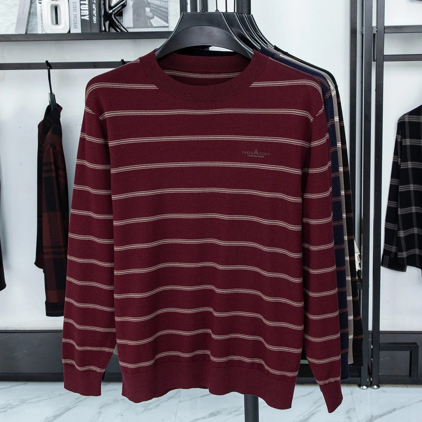 

2025 Autumn New Fashion Trend Casual Commuting Style Travel Outdoor Striped Sweatshirt T-shirt Men's Long Sleeve