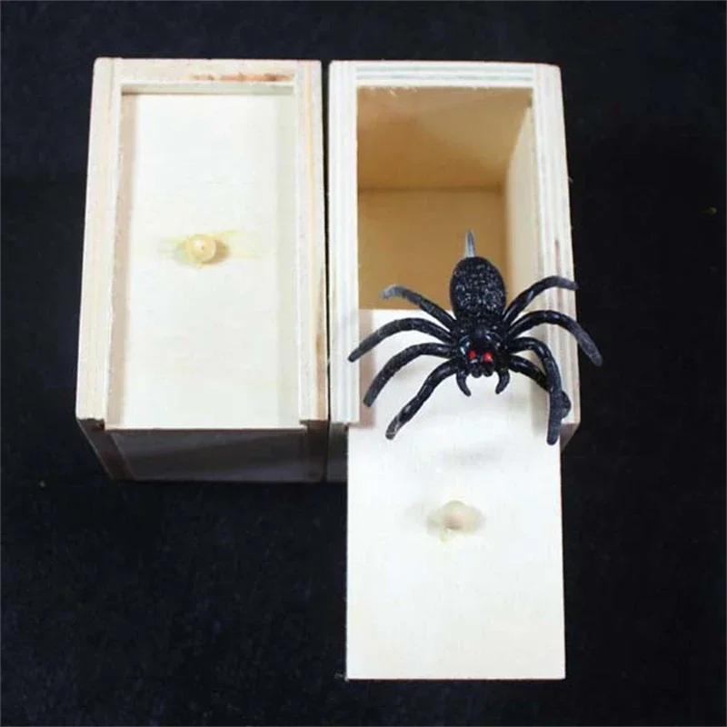 2024 Spider gadget in legno innocuo scherzo in legno scatola per spaventare il ragno trucco gioca scherzo Gag giocattolo Halloween Holiday giocattoli Horror spaventosi