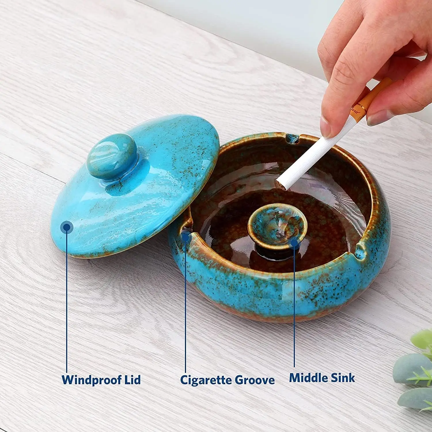 Ceramic Ashtray with Lids, Windproof, Cigarette Ashtray for Indoor or Outdoor Use，Ash Holder for Smokers,Desktop Smoking Ashtray