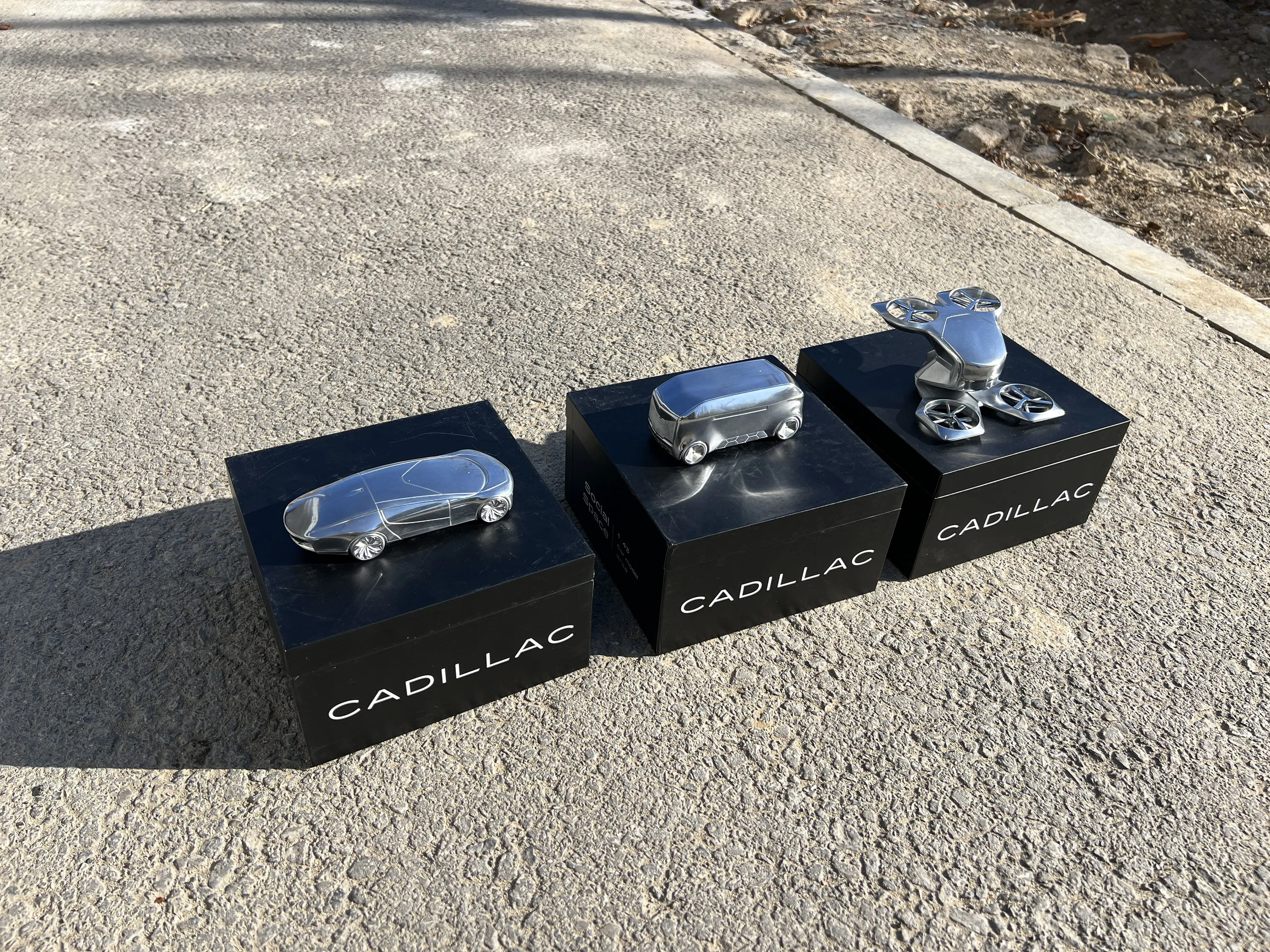 

Оригинальная модель 1:43, концептуальный автомобиль Cadillac, 3 вида из металла, модель автомобиля из сплава для дисплея, подарка и коллекции