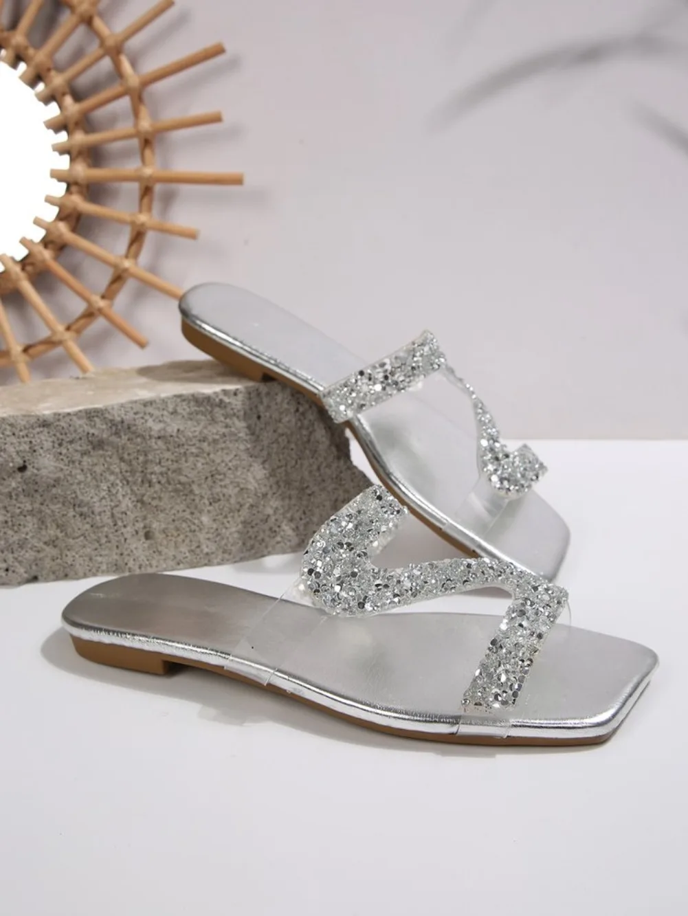 2026 Sexy Damen-Sandalen Sommer Strand Flache Sandalen mit Strass Damen Modenschau Bequeme Leichte Schuhe Sandalias Femininas – Detail 9