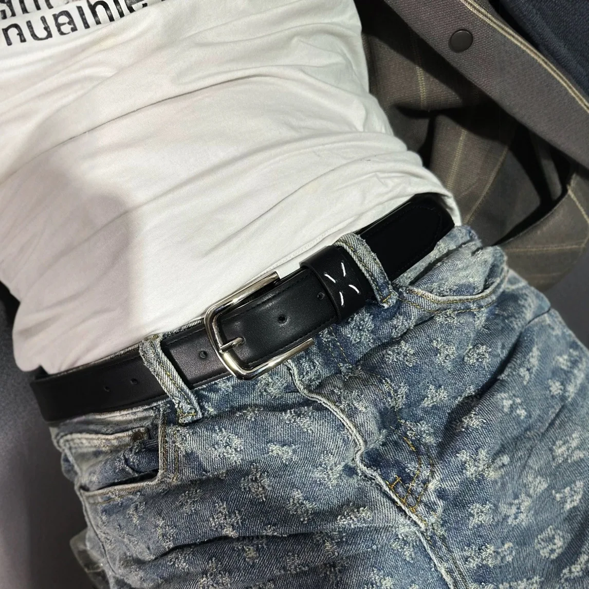 Una cintura per donna e uomo, semplice e versatile, fibbia ad ago nera per studenti, decorazione personalizzata, cintura per donna