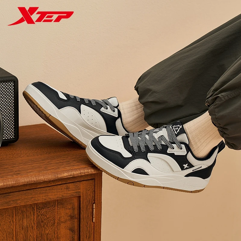 Xtep Low Top Skateboarding Shoes for Women  Winter Wrapping Leather Height-increasing Leisure Sports Shoes 976418310010