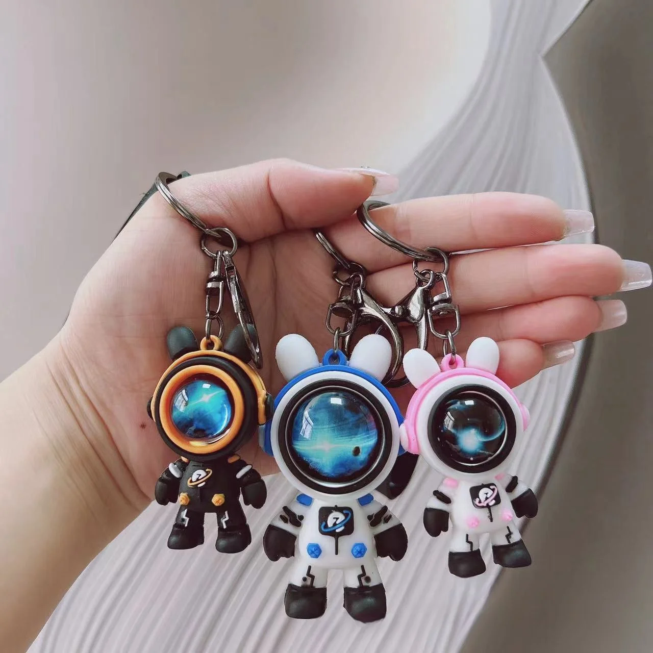 MINISO Creative Astronaut Starry Sky Rabbit Astronaut Keychain Pendant Pendant Cute Bag Car Decoration Keychain Children's Gift