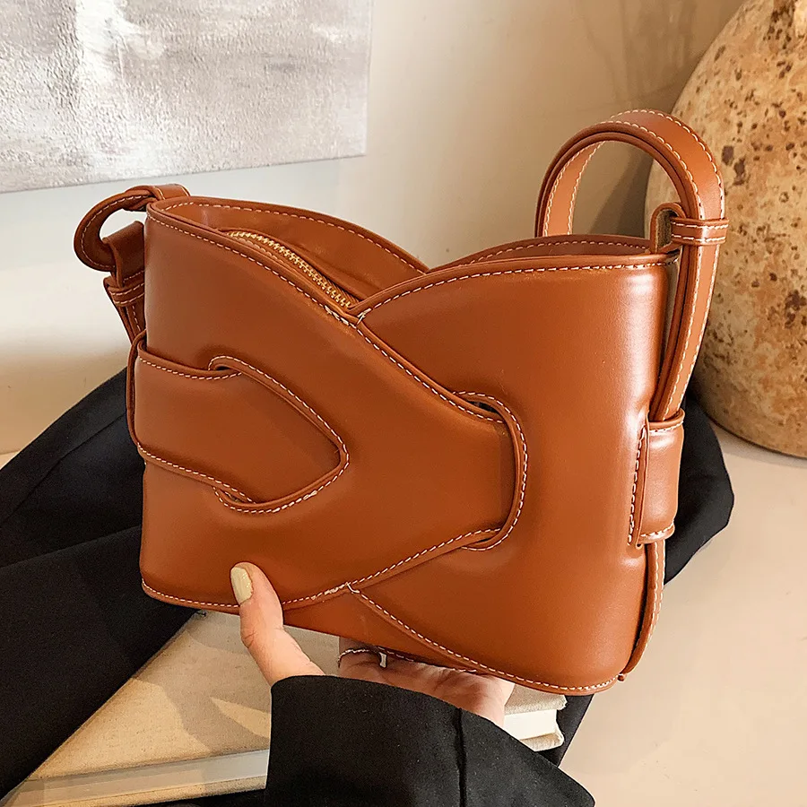

Fashion Premium Feeling Leather Women's Bag Smooth Woven Twisted Bag Armpit Bag Large Capacity Versatile Shoulder Women's Bag