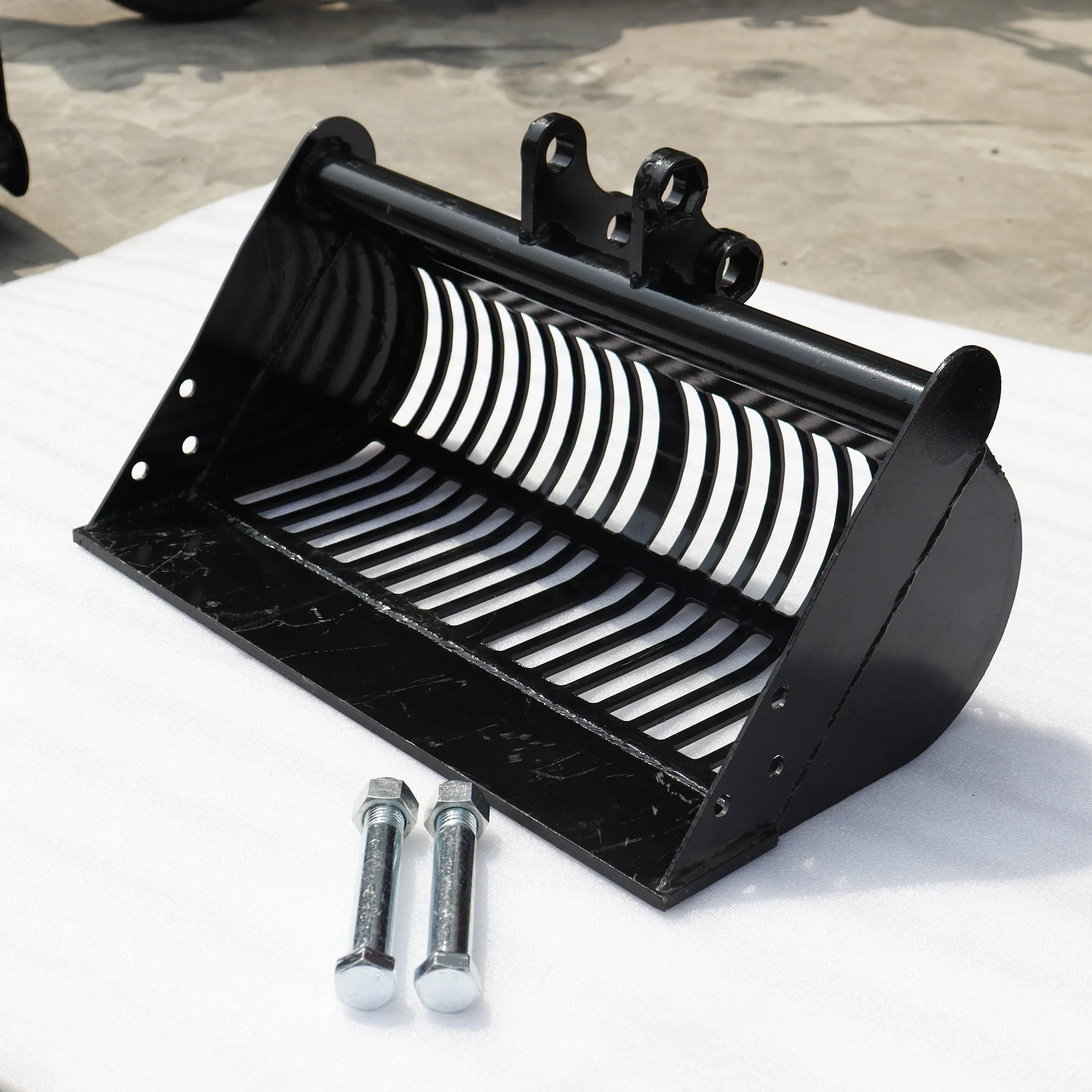 

Customized 1-ton Excavator Bucket, Tilted Bucket Teeth, Free Transportation of New Steel Structure Bucket