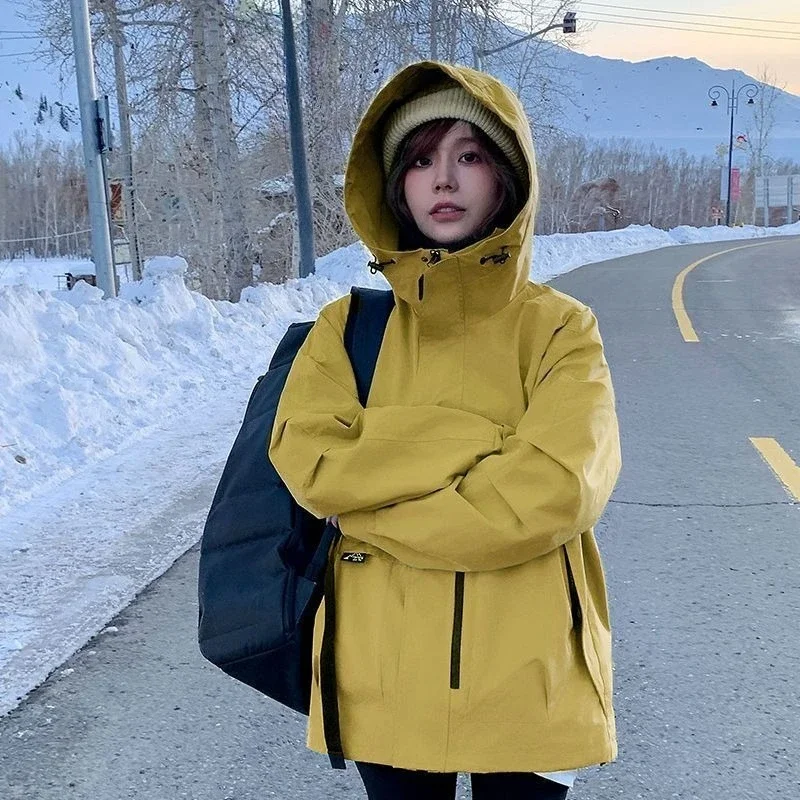 ​Stretchy Soft Shell Coat for Men Women Anti Wind Rain Jacket with Thermal Insulation for Outdoor Activities​
