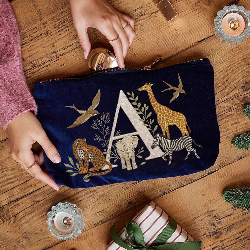 Fashionable Portable Makeup And Cosmetic Tool Storage Animal Pattern Printed Velvet Fabric Large Capacity Cosmetic Bag - Image 4