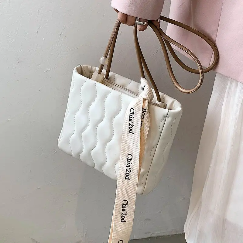 

KK 2024 Summer New Small Women's Trendy Design, Paired with Western White Handbag, Unique One Shoulder bags female