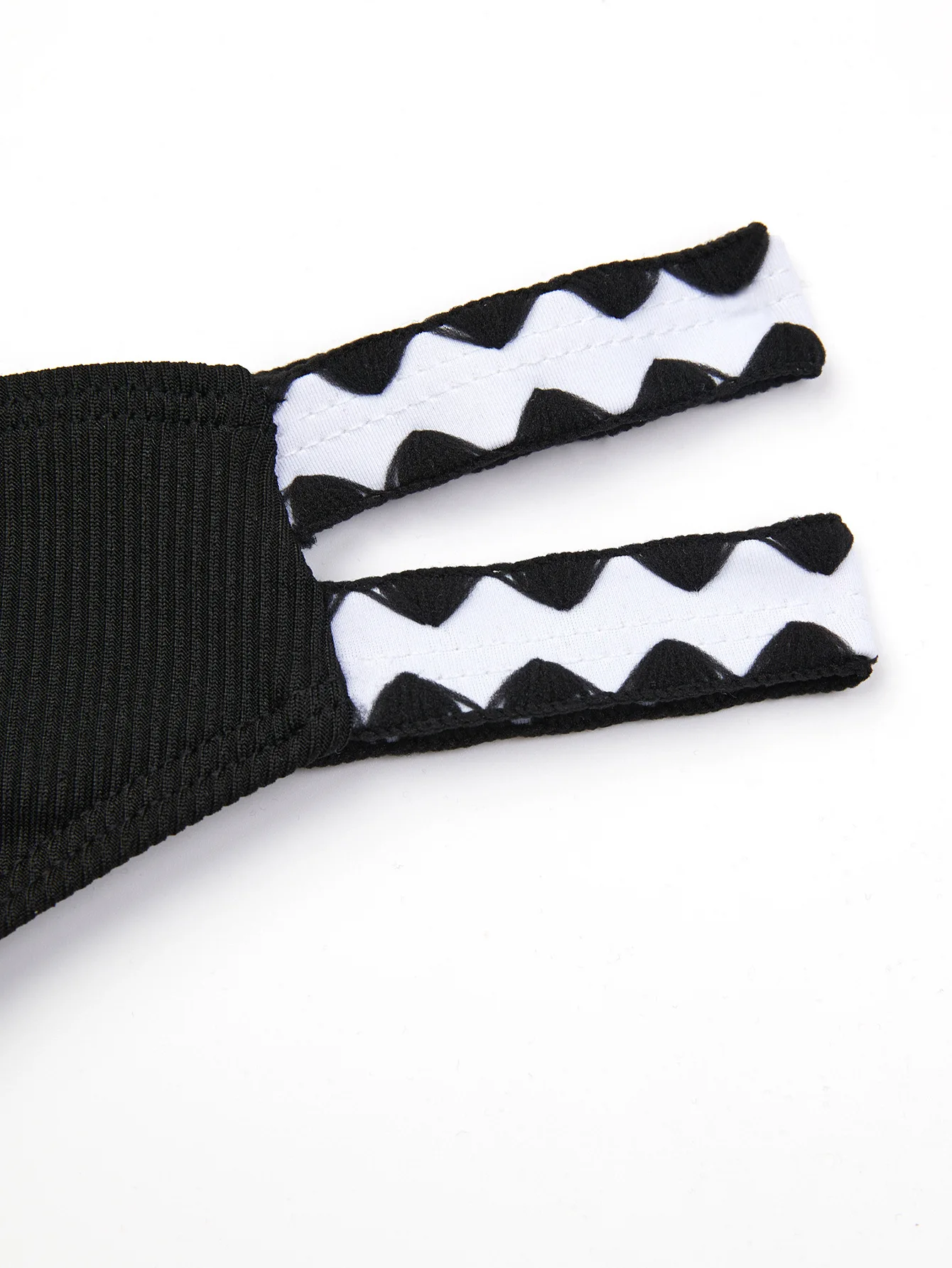 Cikini Summer Beach Traje de baño de una pieza con recortes y anillo texturizado, traje de baño sexy para mujer