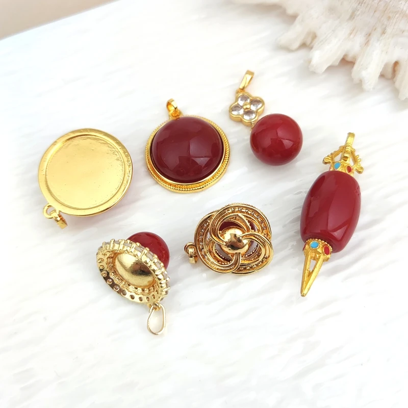 絶妙なファッションジュエリーゴールドメッキ真鍮天然石サンゴチャームペンダント女性のための DIY ジュエリー作成用品