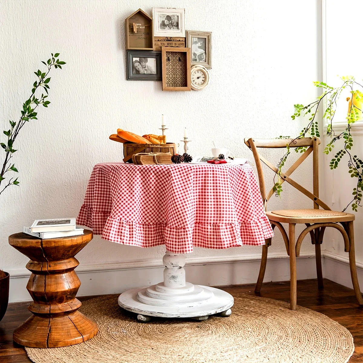 

Farmhouse Red & White Plaid Ruffle Tablecloth, Vintage Checkered Round Table Cover for Kitchen Dining Party Wedding Table Decor