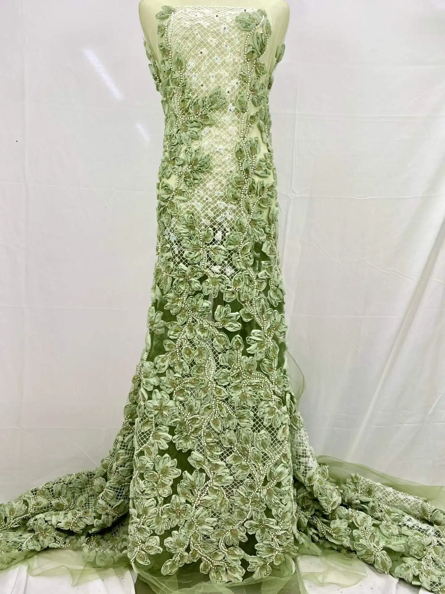 

Luxury Exquisite Elegance Dignified New Fashion Design Fabric Handmade 3D Embroidery Net Lace For Making Women Wedding Dress