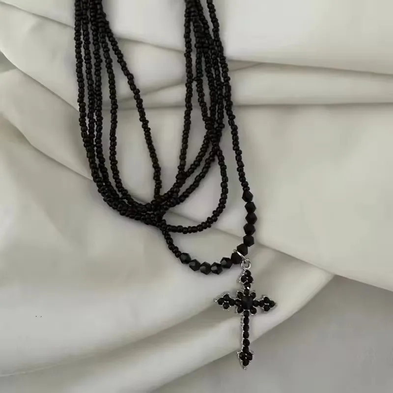 Gargantilla gótica multicapa de cristal negro con colgante de Cruz, cadena con cuentas para el cuello, collar para mujeres y hombres, accesorios de joyería Vintage Punk